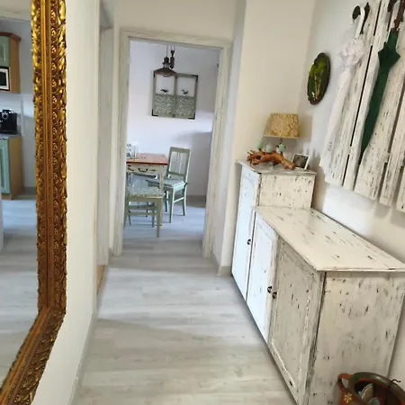 Cozy 2 Bedroom 公寓 *
